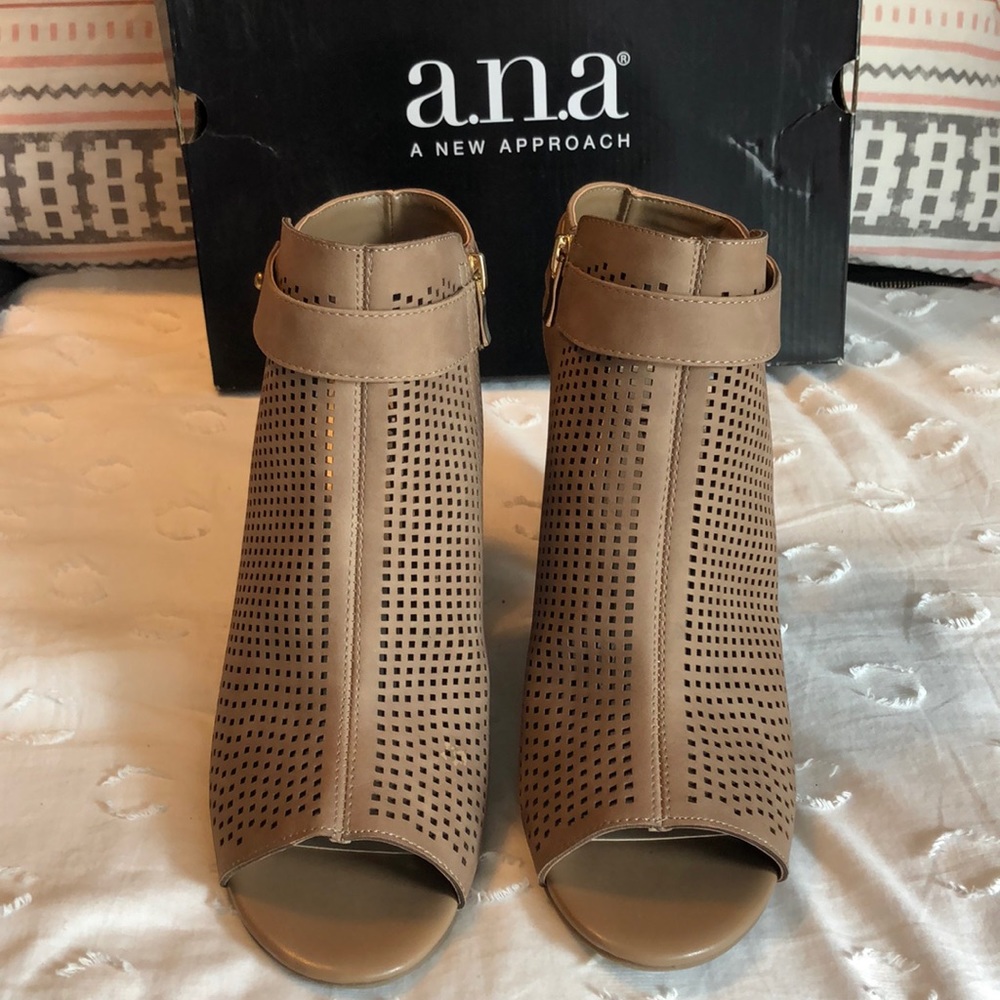 Never worn block heels